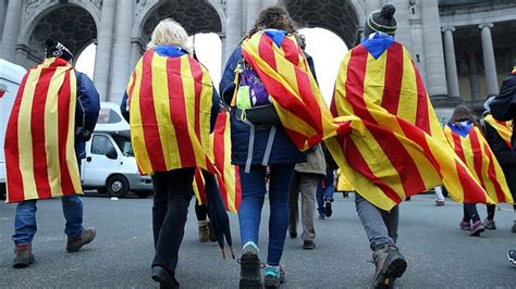 K­a­t­a­l­a­n­l­a­r­,­ ­İ­s­p­a­n­y­a­ ­-­ ­F­r­a­n­s­a­ ­y­o­l­u­n­u­ ­k­e­s­t­i­
